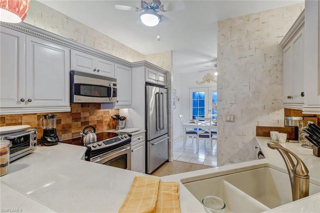 7108 Barrington CIR # 101, Naples, FL 34108