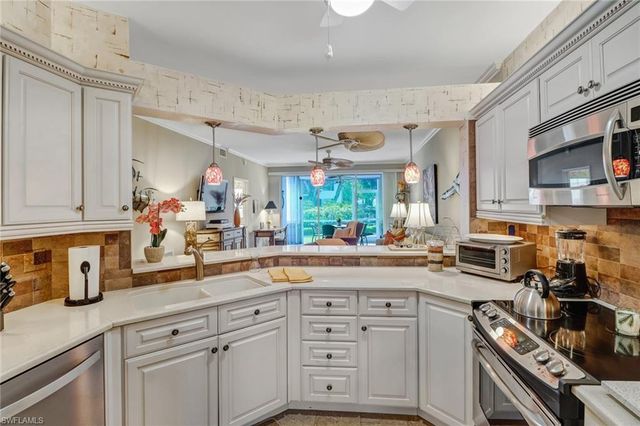 7108 Barrington CIR # 101, Naples, FL 34108