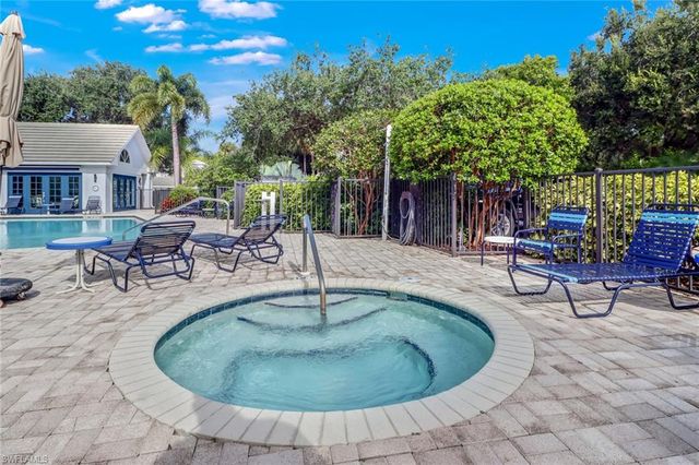 7108 Barrington CIR # 101, Naples, FL 34108