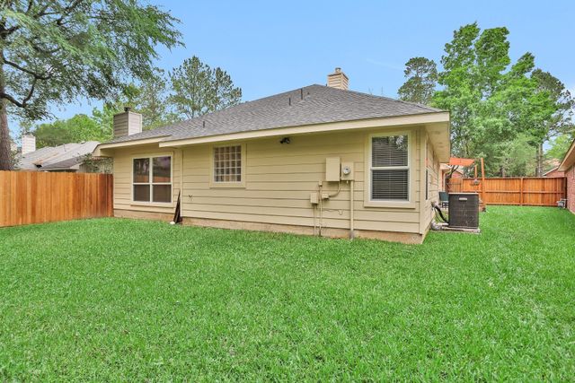 7 Cypress Bayou Court, The Woodlands, TX 77382