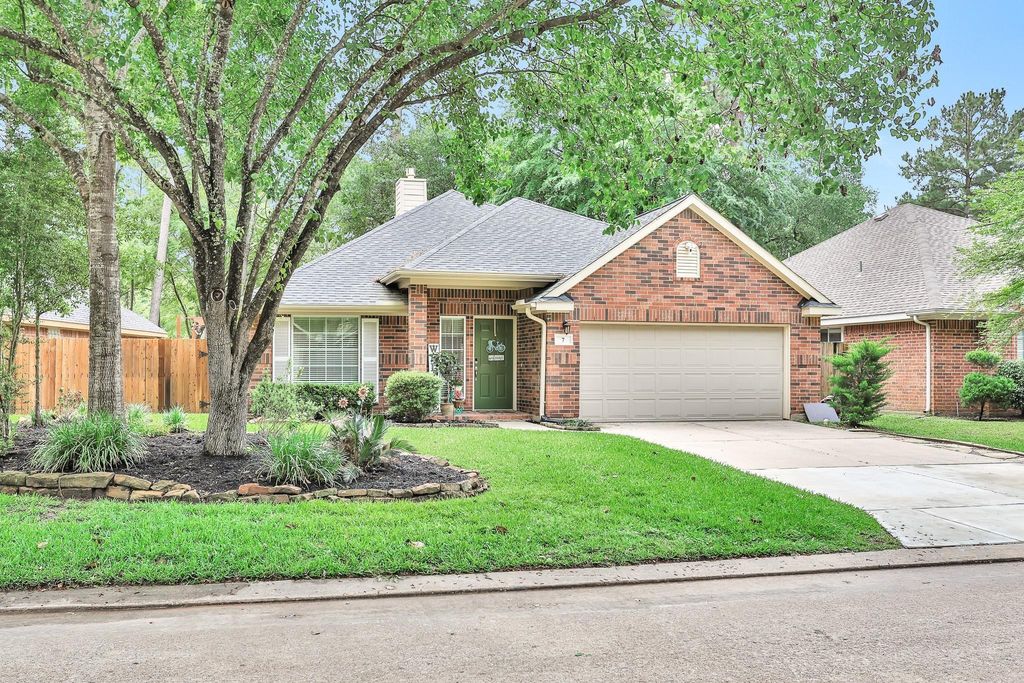 7 Cypress Bayou Court, The Woodlands, TX 77382