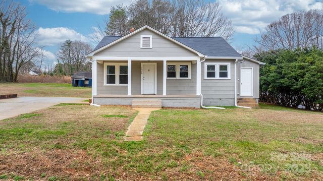 1529 4th Street NE, Hickory, NC 28601