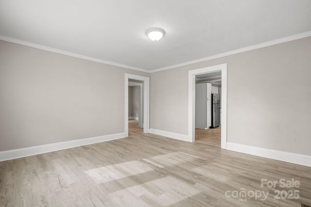 1529 4th Street NE, Hickory, NC 28601