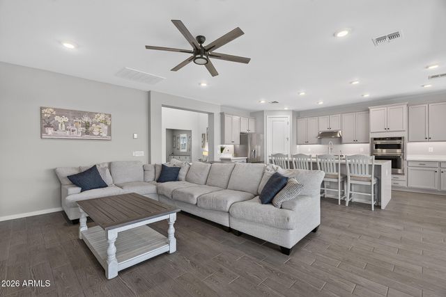 17255 W DIANA Avenue, Waddell, AZ 85355