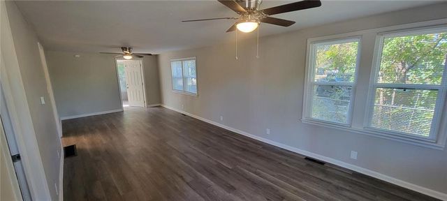 711 W Jones Street, Independence, MO 64050