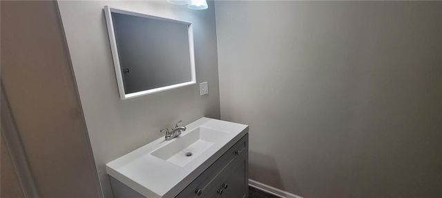 711 W Jones Street, Independence, MO 64050