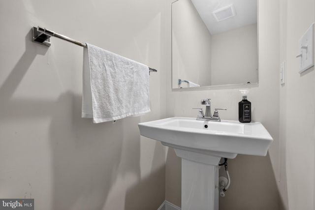109 PLAZA DRIVE, Sicklerville, NJ 08081