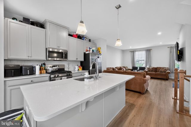 109 PLAZA DRIVE, Sicklerville, NJ 08081