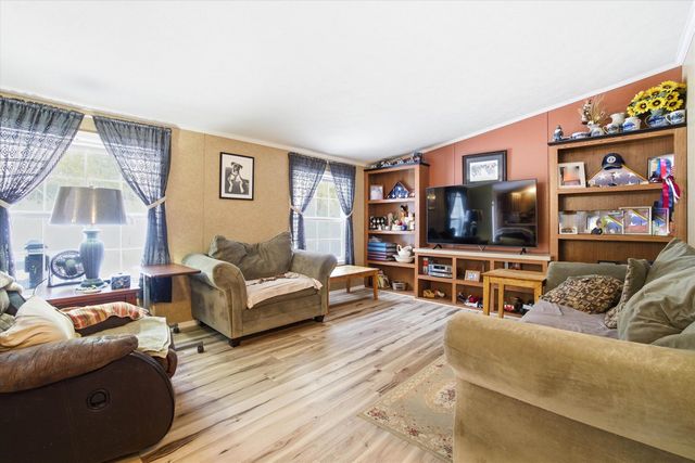 8 Revere Street, Milton, NH 03851