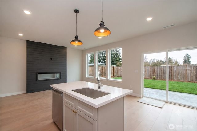 40 Sussex Court, Sequim, WA 98382