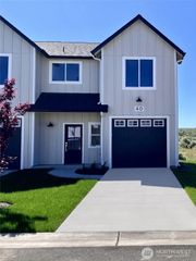 40 Sussex Court, Sequim, WA 98382