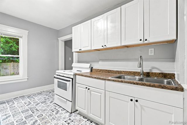19391 Greeley Street, Highland Park, MI 48203
