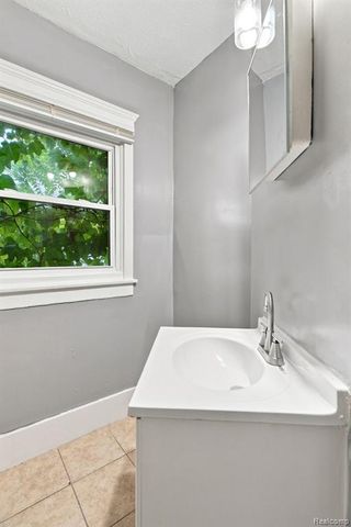 19391 Greeley Street, Highland Park, MI 48203