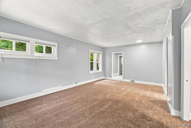 19391 Greeley Street, Highland Park, MI 48203