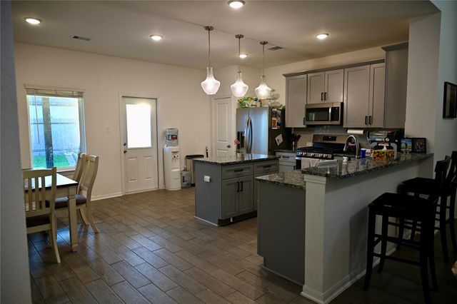 2570 Turberry Drive, West Columbia, TX 77486