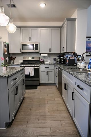 2570 Turberry Drive, West Columbia, TX 77486