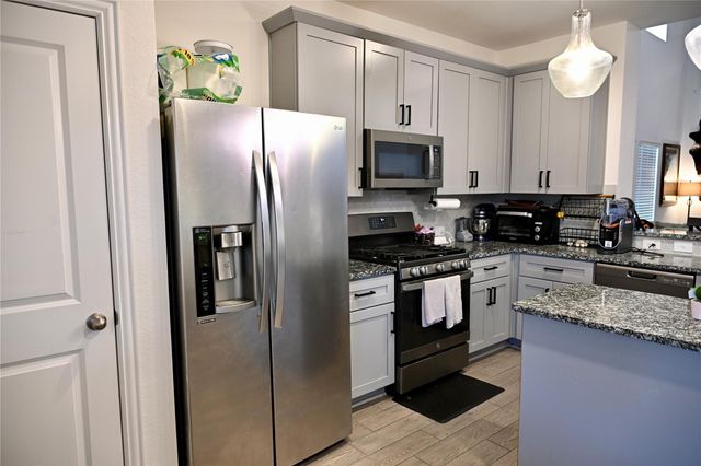 2570 Turberry Drive, West Columbia, TX 77486