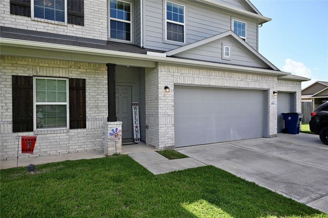 2570 Turberry Drive, West Columbia, TX 77486