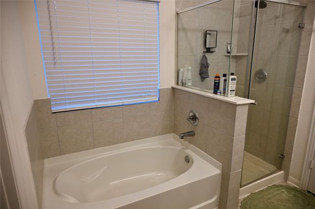 2570 Turberry Drive, West Columbia, TX 77486