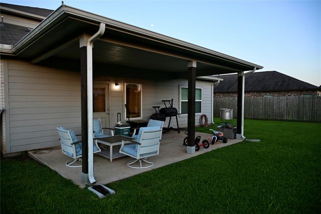 2570 Turberry Drive, West Columbia, TX 77486