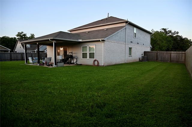2570 Turberry Drive, West Columbia, TX 77486