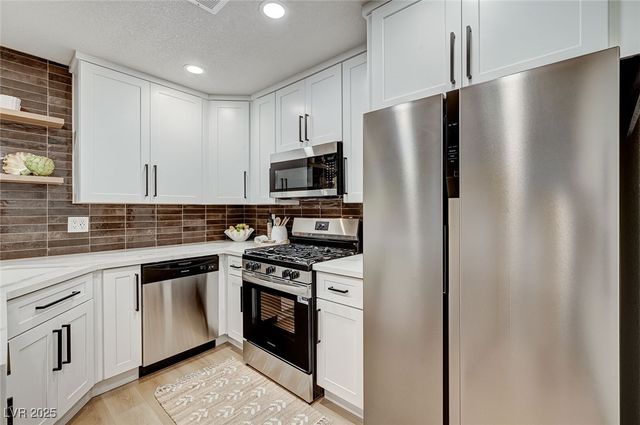 3948 Cobble Creek Court, Las Vegas, NV 89108