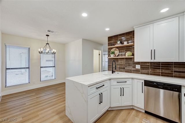 3948 Cobble Creek Court, Las Vegas, NV 89108