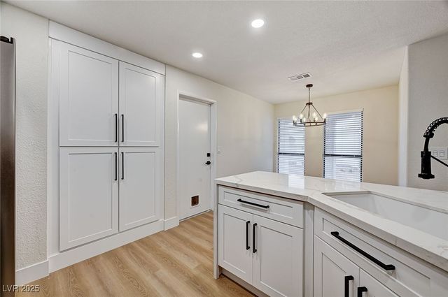 3948 Cobble Creek Court, Las Vegas, NV 89108