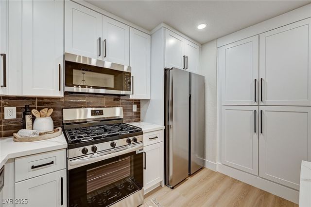 3948 Cobble Creek Court, Las Vegas, NV 89108