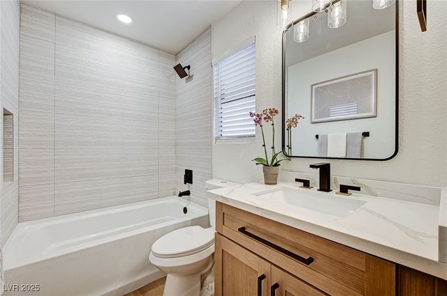 3948 Cobble Creek Court, Las Vegas, NV 89108