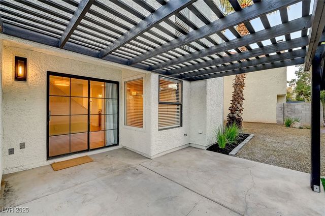 3948 Cobble Creek Court, Las Vegas, NV 89108