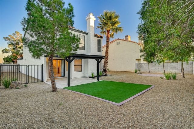 3948 Cobble Creek Court, Las Vegas, NV 89108