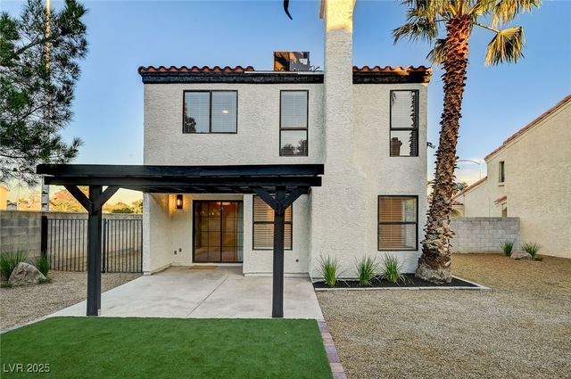 3948 Cobble Creek Court, Las Vegas, NV 89108