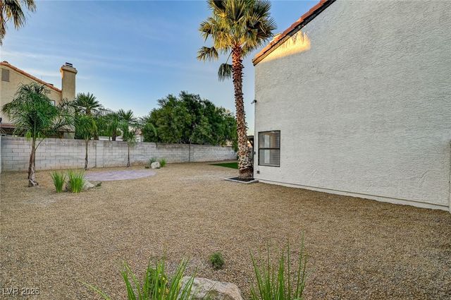 3948 Cobble Creek Court, Las Vegas, NV 89108