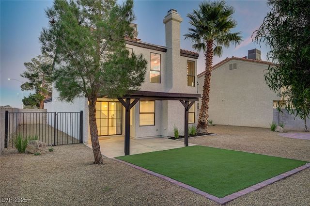 3948 Cobble Creek Court, Las Vegas, NV 89108