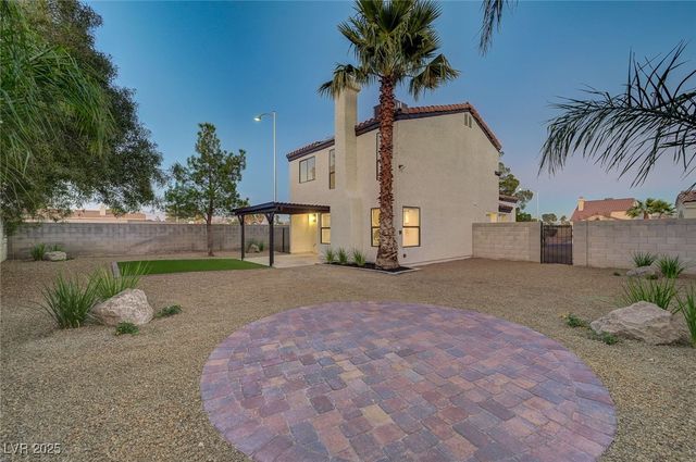 3948 Cobble Creek Court, Las Vegas, NV 89108