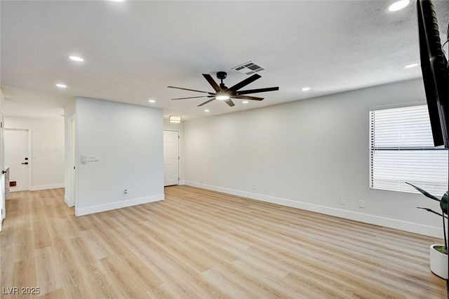 3948 Cobble Creek Court, Las Vegas, NV 89108