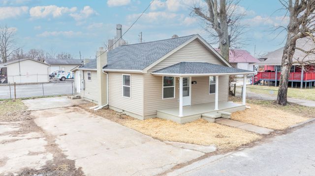 807 Maple Ct, Hopkinsville, KY 42240