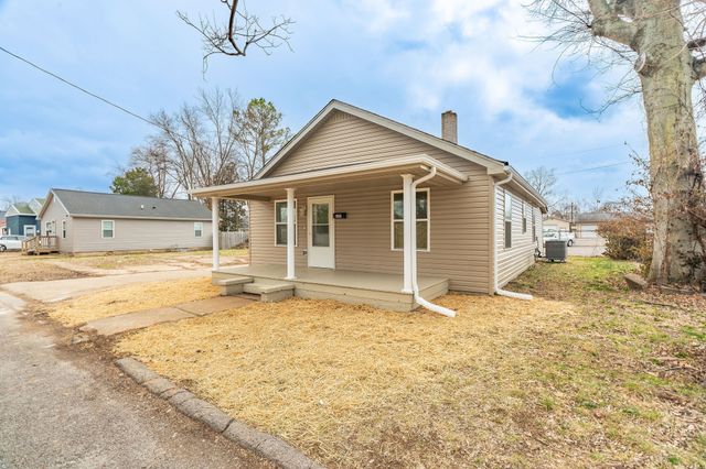 807 Maple Ct, Hopkinsville, KY 42240