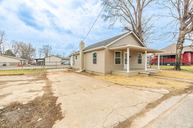 807 Maple Ct, Hopkinsville, KY 42240