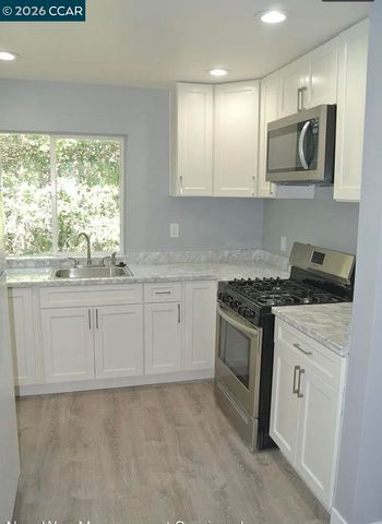 2220 S Crest Ave, Martinez, CA 94553