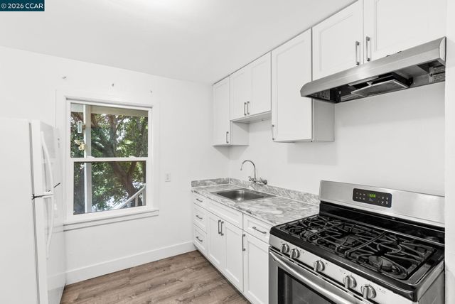 2220 S Crest Ave, Martinez, CA 94553