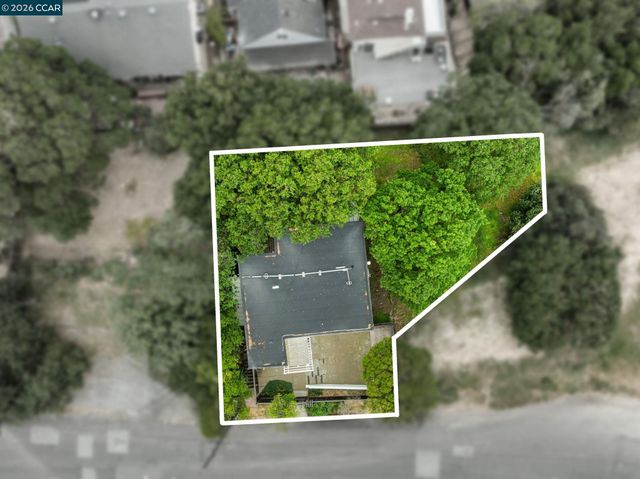 2220 S Crest Ave, Martinez, CA 94553