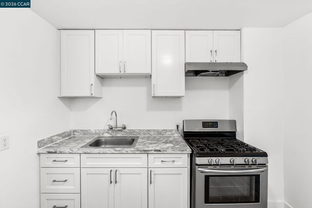 2220 S Crest Ave, Martinez, CA 94553