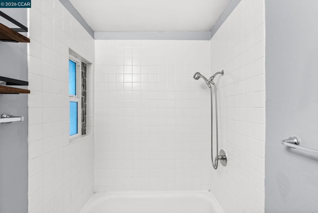 2220 S Crest Ave, Martinez, CA 94553