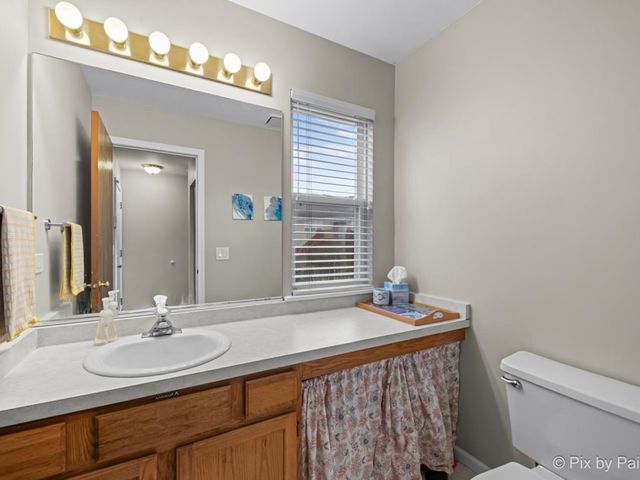 1115 Apple Hill Court, Elgin, IL 60120