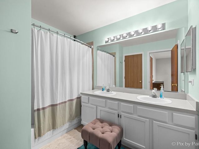 1115 Apple Hill Court, Elgin, IL 60120