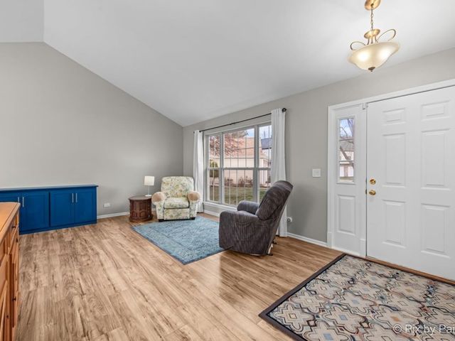 1115 Apple Hill Court, Elgin, IL 60120