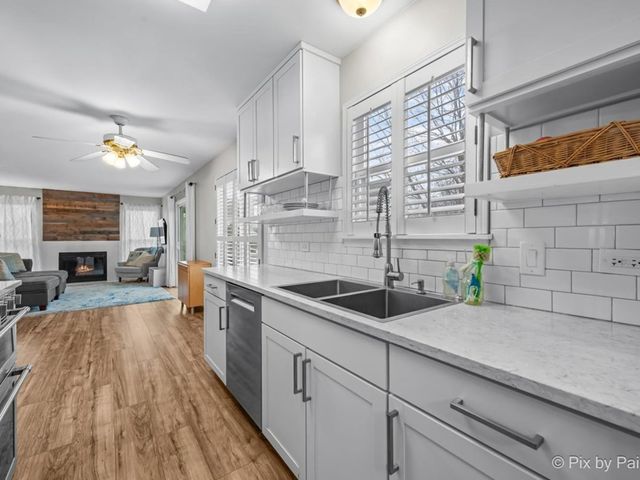 1115 Apple Hill Court, Elgin, IL 60120