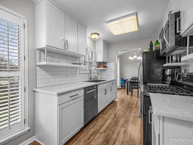 1115 Apple Hill Court, Elgin, IL 60120